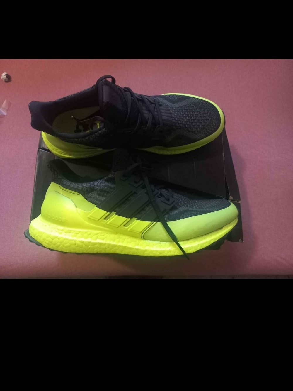 Adidas DNA 5.0 Men's Black & Neon Yellow Running Sneakers